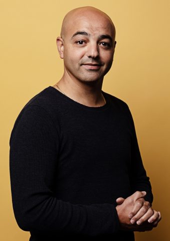 Portret Adil, Sociaal-cultureel werker